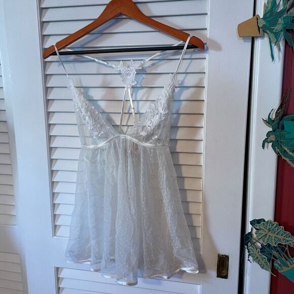 IN BLOOM | white bridal lingerie and robe combo M NWT - Picture 11 of 16